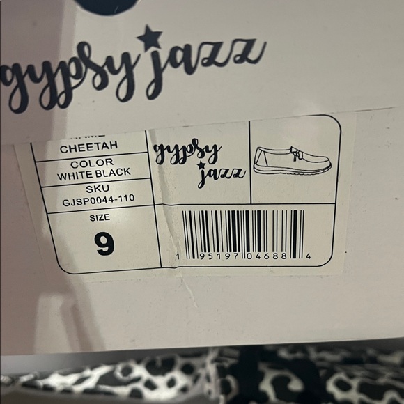 Gypsy Jazz Women's Leopard Print Flats - Picture 4 of 4